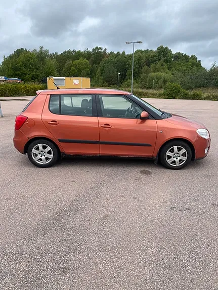 Skoda Fabia 2008 photo 2