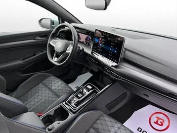 Volkswagen Golf 2025 photo 2