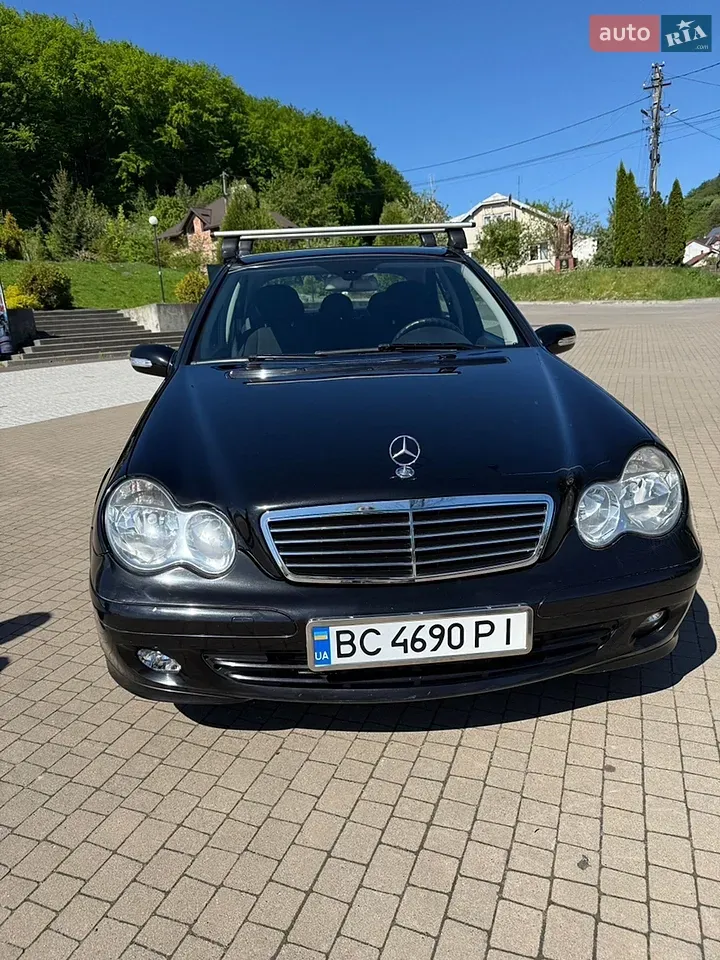 Mercedes-Benz C-Class 2006 photo 3