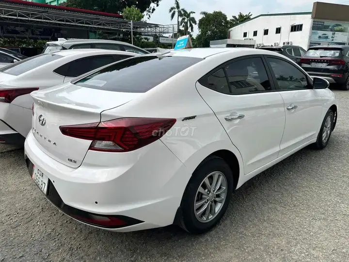 Hyundai Elantra 2020 photo 3
