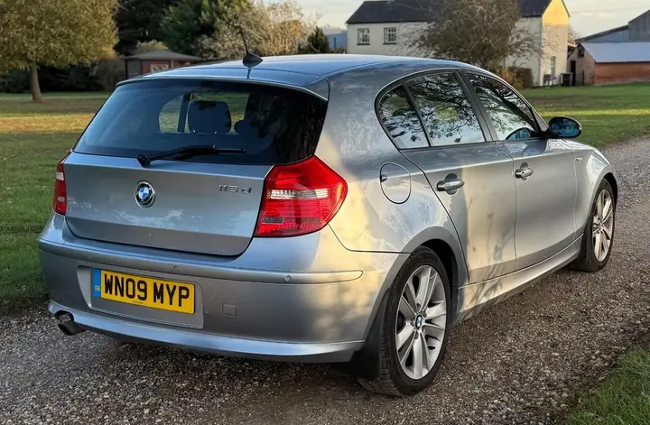 BMW 1 Series 2009 photo 3
