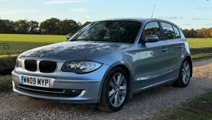 BMW 1 Series 2009 photo 2
