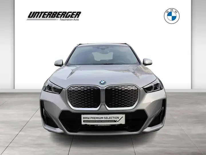 BMW Ix1 2026 photo 2