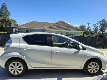 Toyota Aqua 2012 photo 3