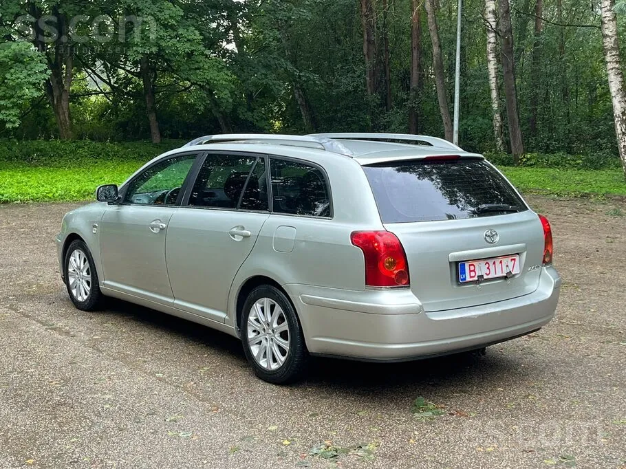 Toyota Avensis 2004 photo 3