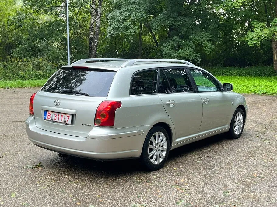 Toyota Avensis 2004 photo 5