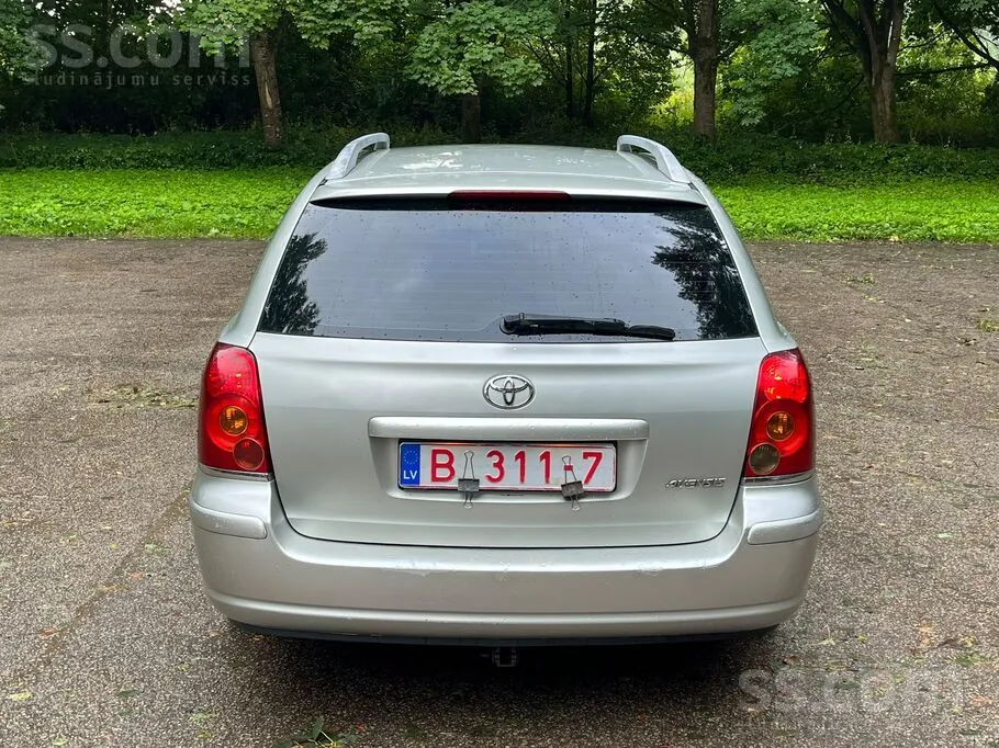 Toyota Avensis 2004 photo 4