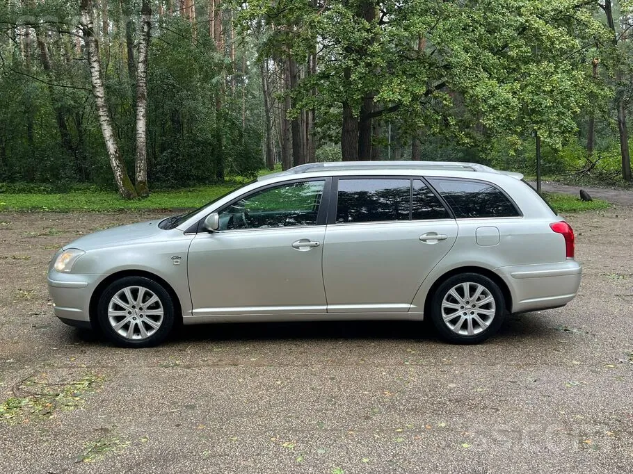 Toyota Avensis 2004 photo 2