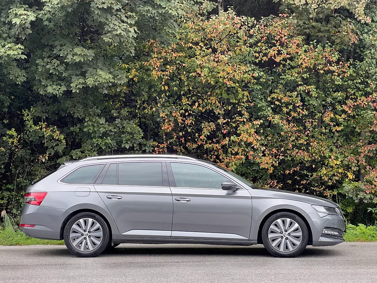Skoda Superb 2023 photo 3