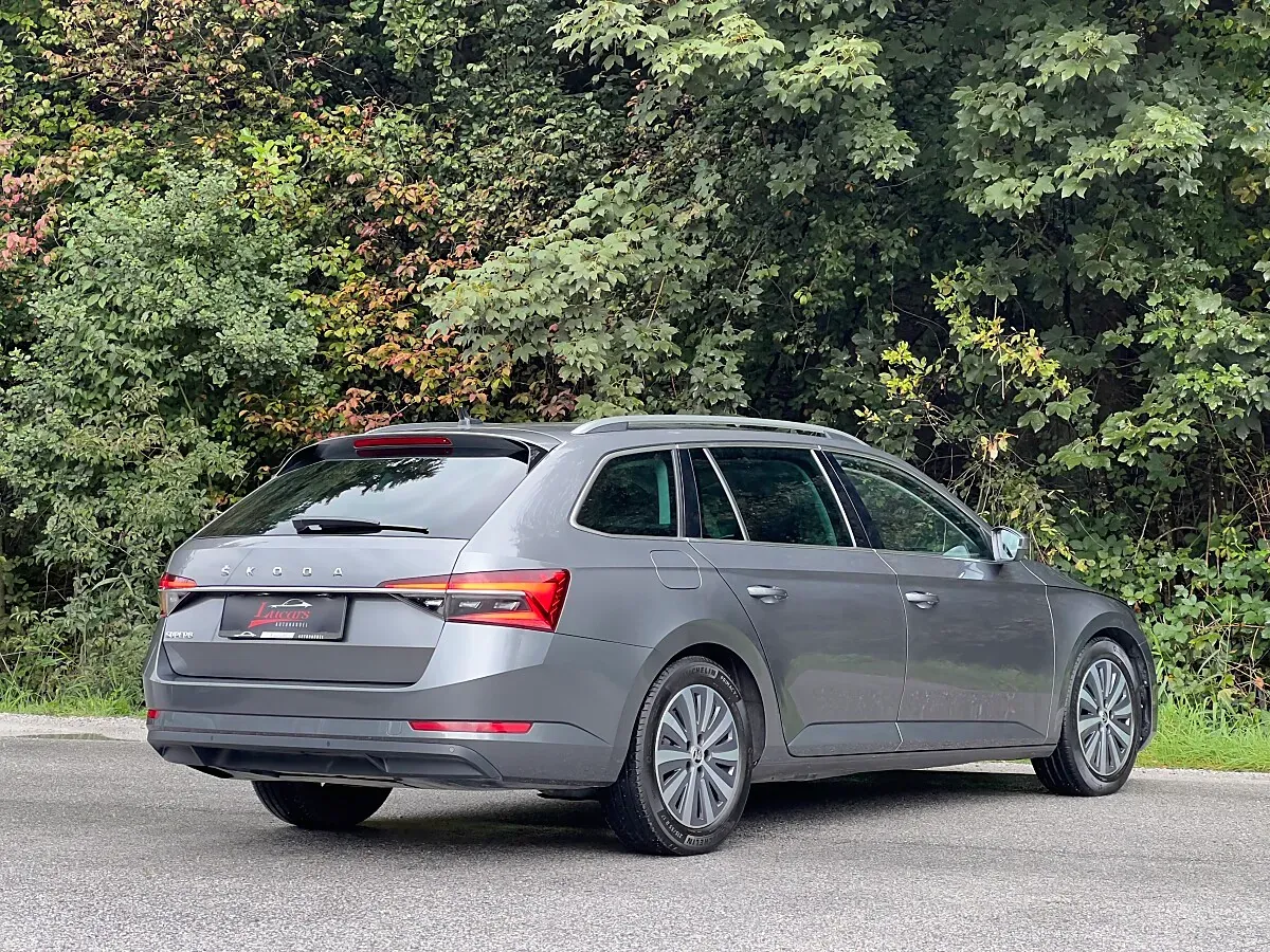 Skoda Superb 2023 photo 2