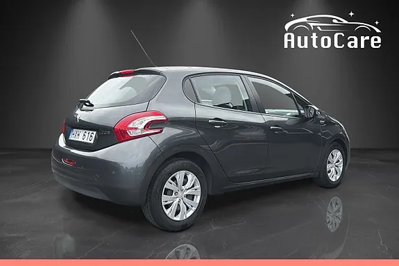 Peugeot 208 2013 photo 2
