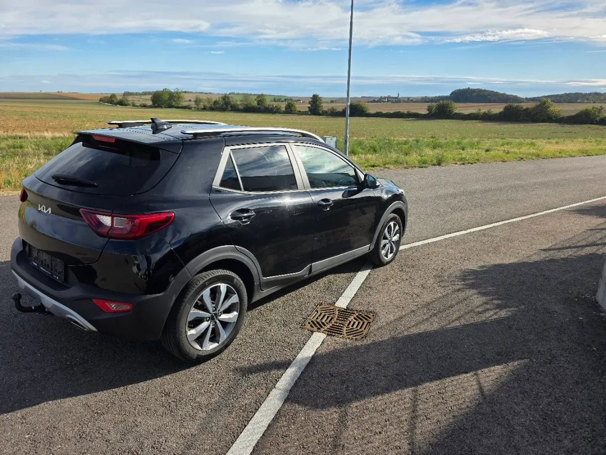 Kia Stonic 2023 photo 3