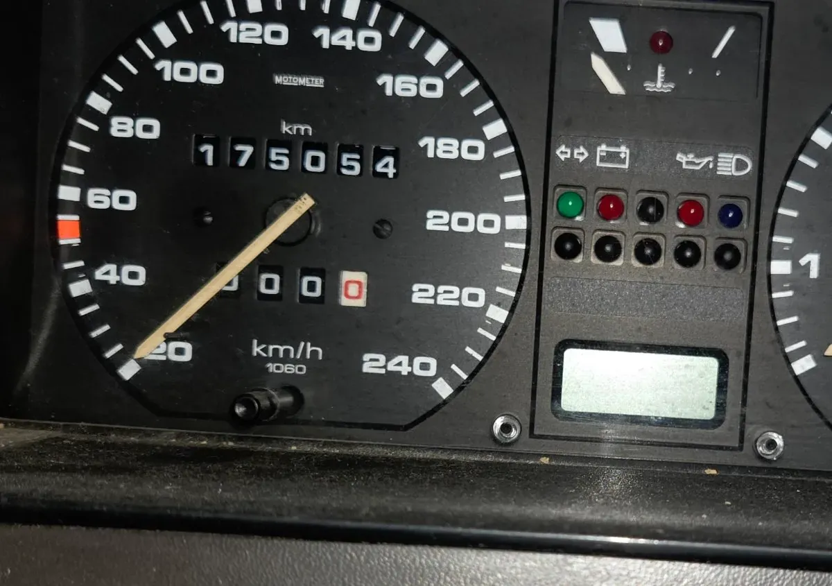 Volkswagen Passat 1988 photo 2