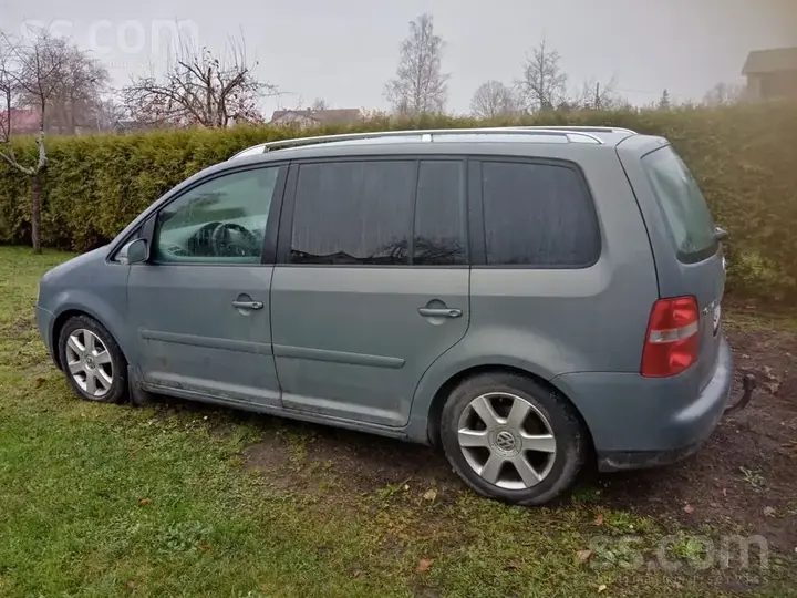 Volkswagen Touran 2005 photo 2