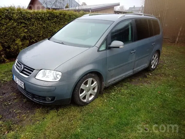 Volkswagen Touran 2005 photo 3