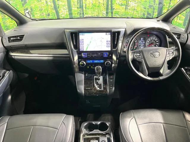 Toyota Alphard 2017 photo 2