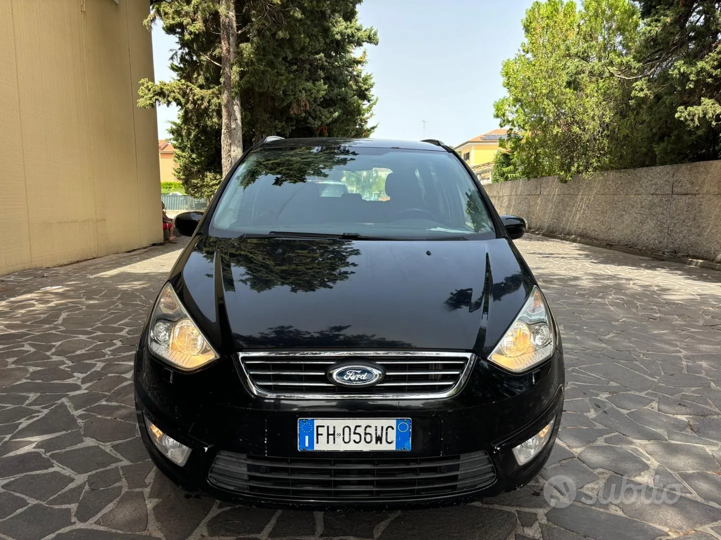 Ford Galaxy 2014 photo 2
