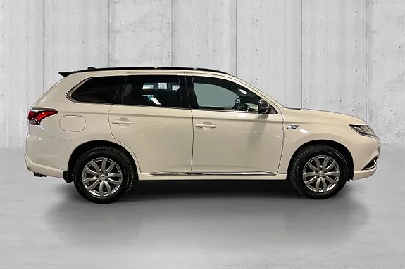 Mitsubishi Outlander 2017 photo 2