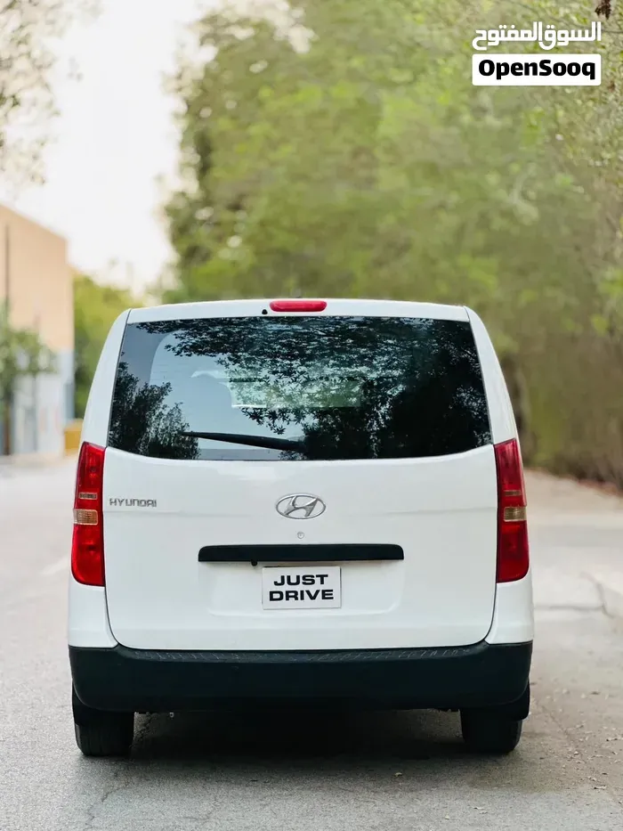 Hyundai H1 2019 photo 3