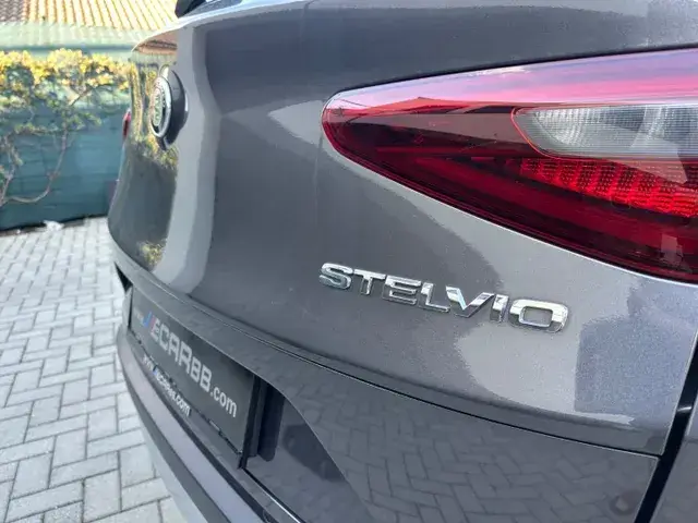 Alfa Romeo Stelvio 2021 photo 4