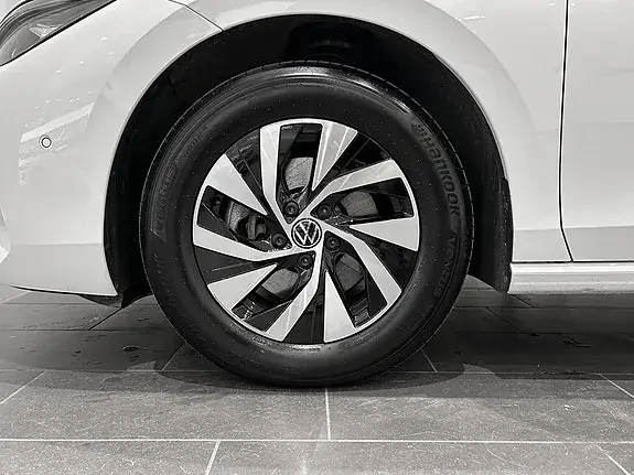 Volkswagen Passat 2025 photo 5