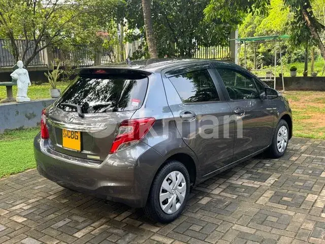 Toyota Vitz 2016 photo 2