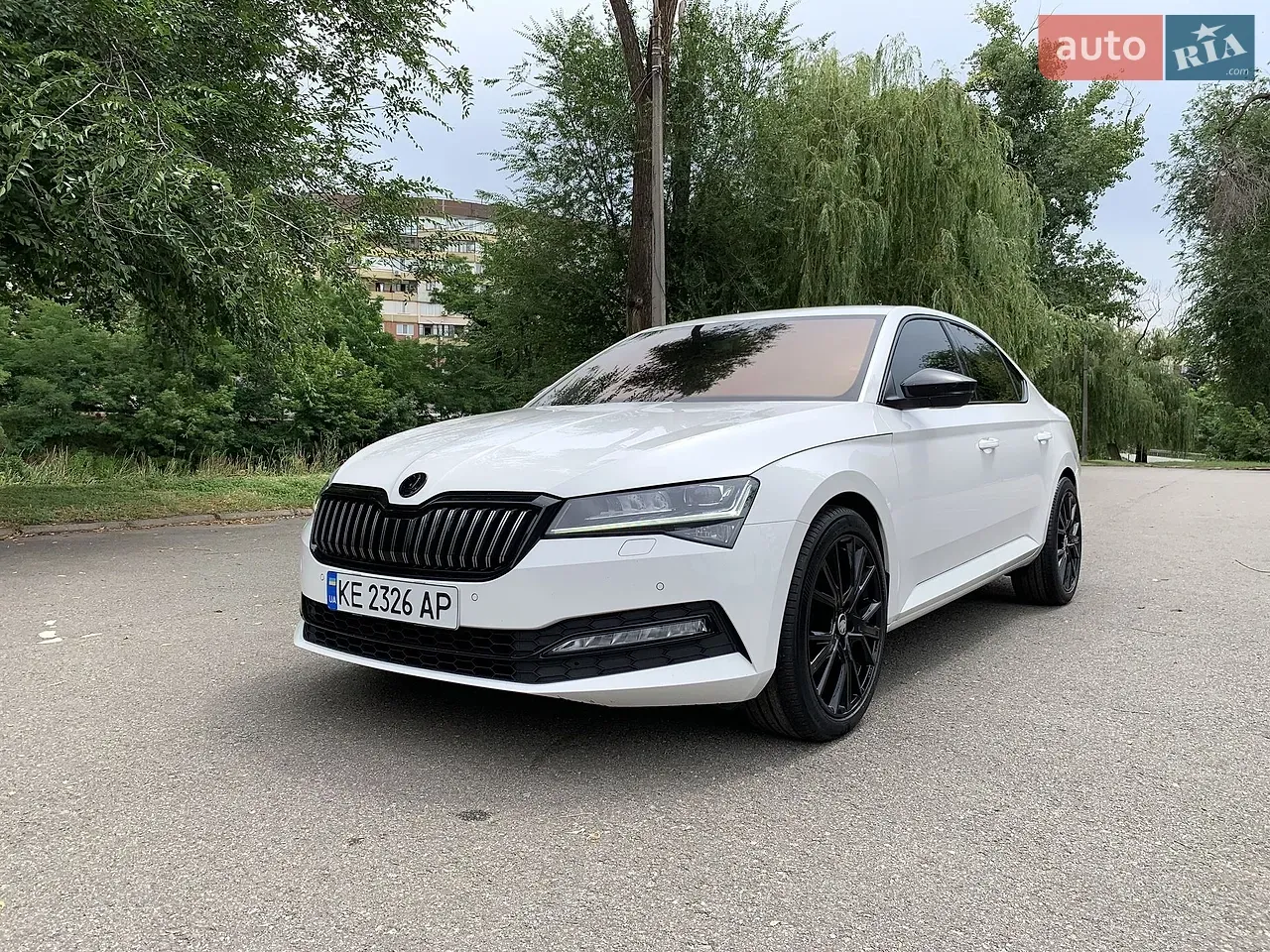 Skoda Superb 2019 photo 2