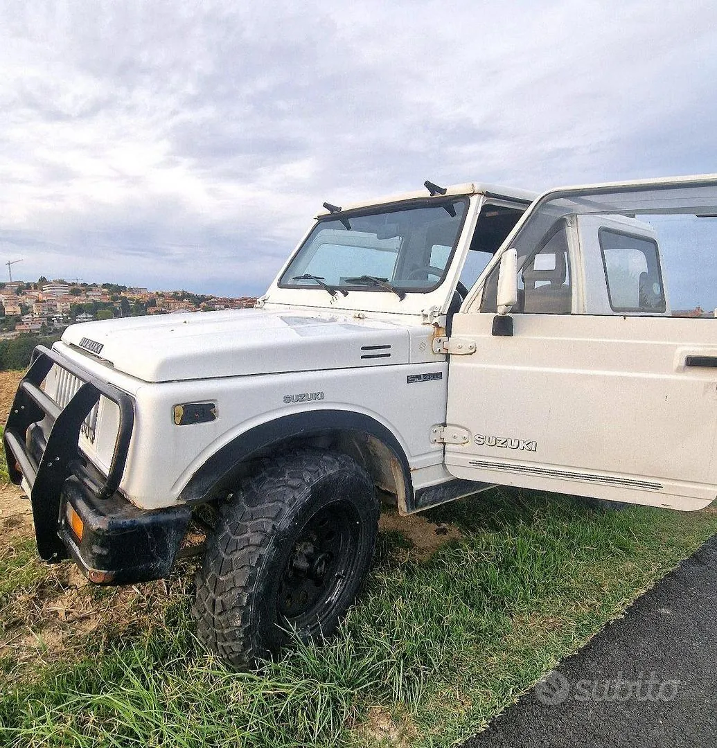 Suzuki Santana Samurai 1993 photo 3