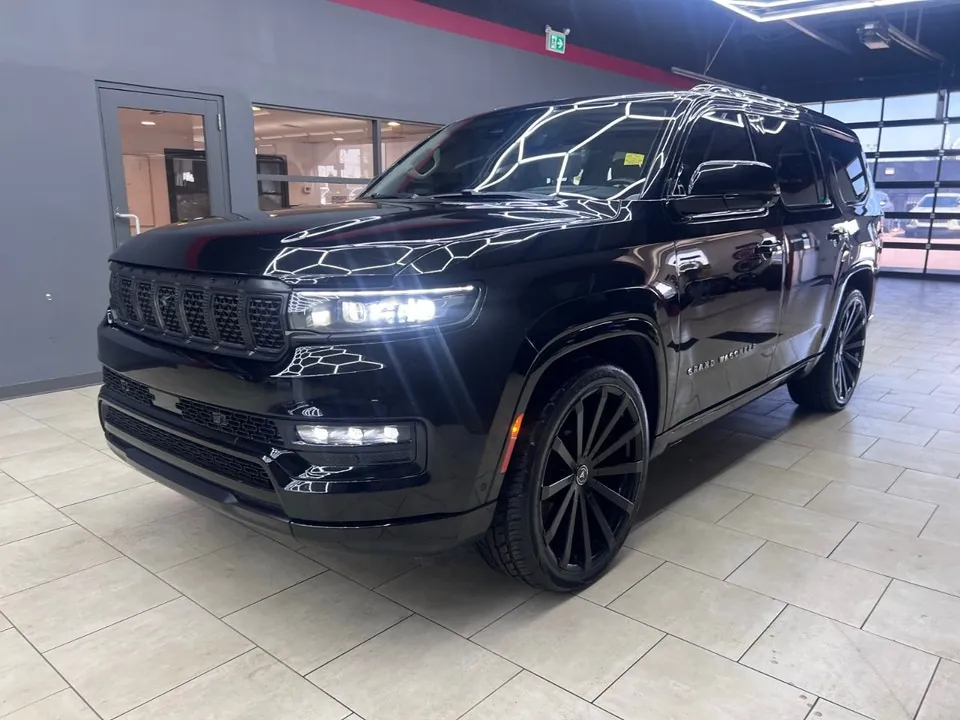 Jeep Grand Wagoneer 2023 photo 2
