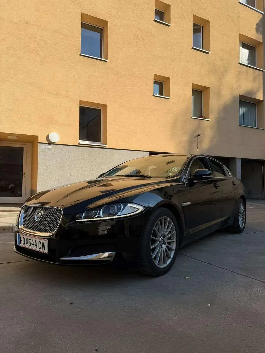 Jaguar Xf 2012 photo 2