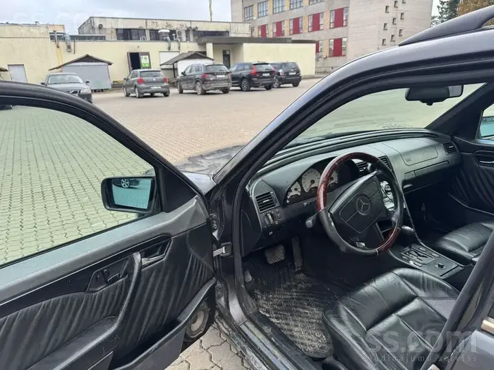 Mercedes-Benz C250 1996 photo 5