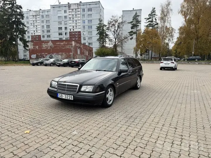 Mercedes-Benz C250 1996 photo 3