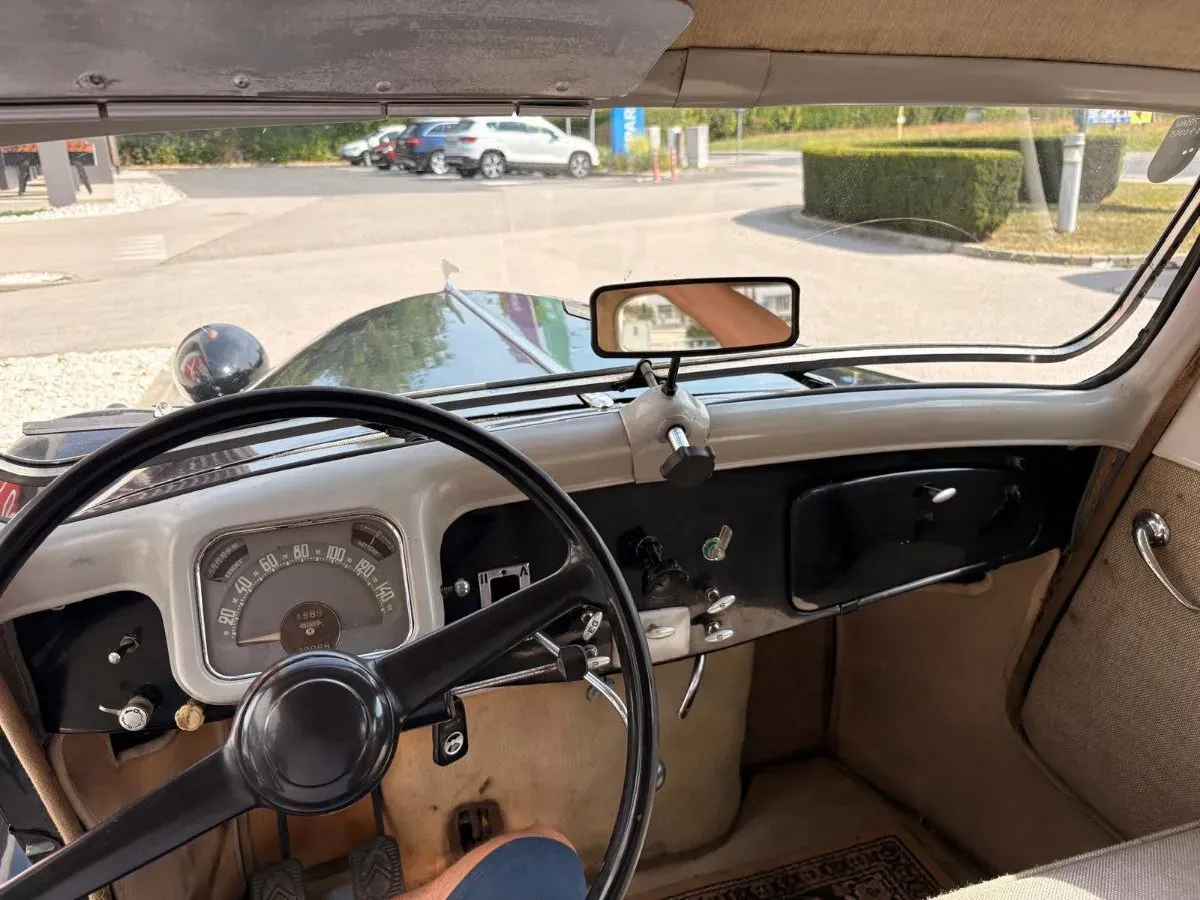 Citroen Traction Avant 1955 photo 2