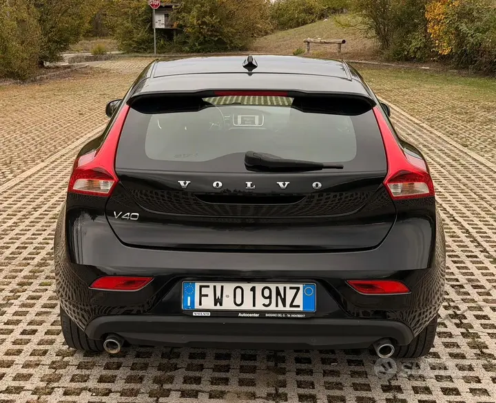 Volvo V40 2019 photo 3