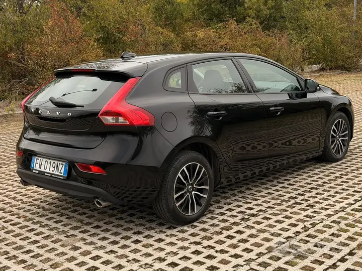 Volvo V40 2019 photo 4