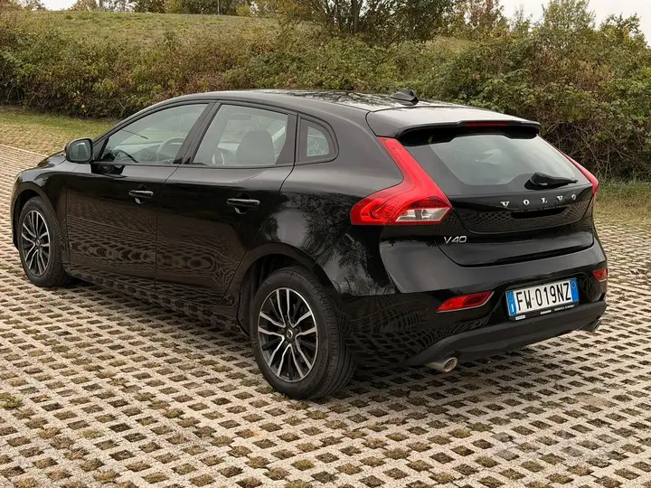 Volvo V40 2019 photo 5