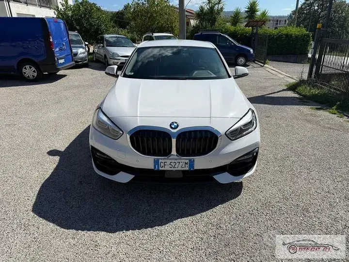 BMW 1 Series 2021 photo 2