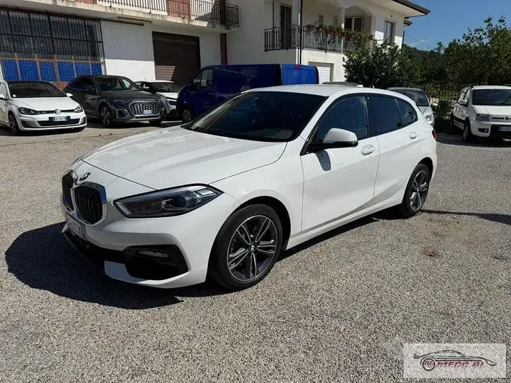 BMW 1 Series 2021 photo 3