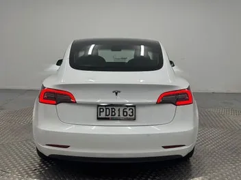 Tesla Model 3 2022 photo 5