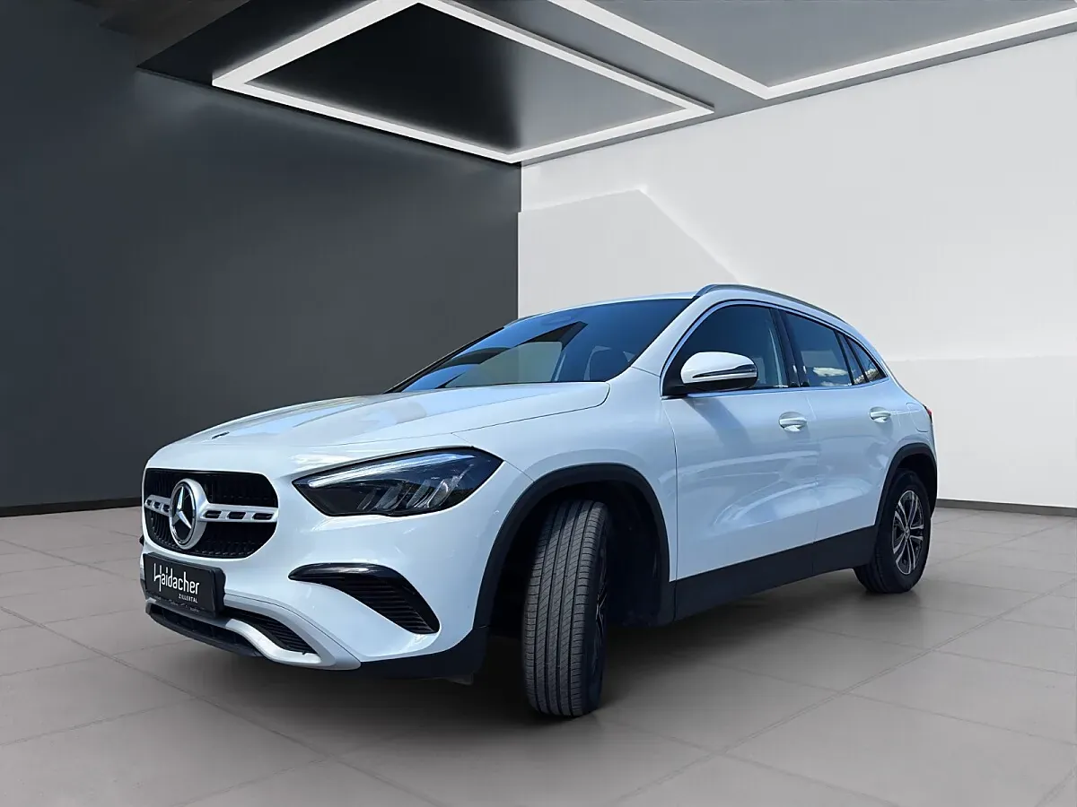 Mercedes-Benz Gla Class 2024 photo 2