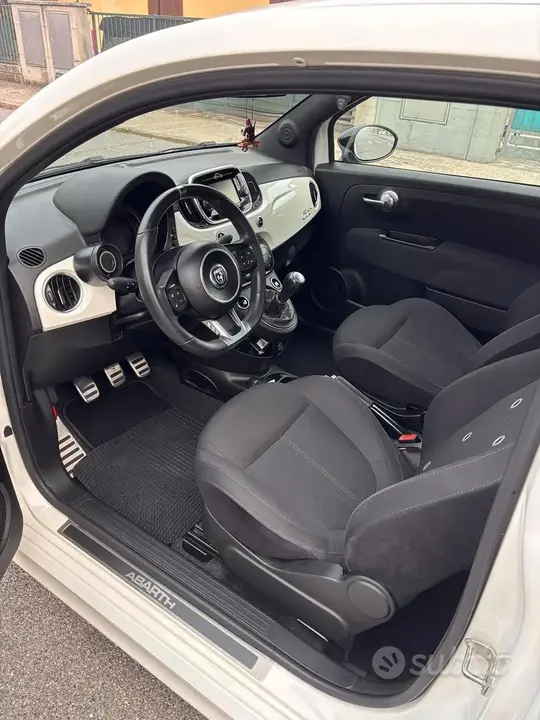 Abarth 595 2018 photo 4
