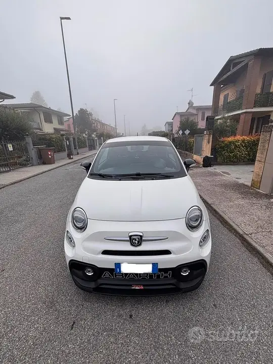 Abarth 595 2018 photo 2