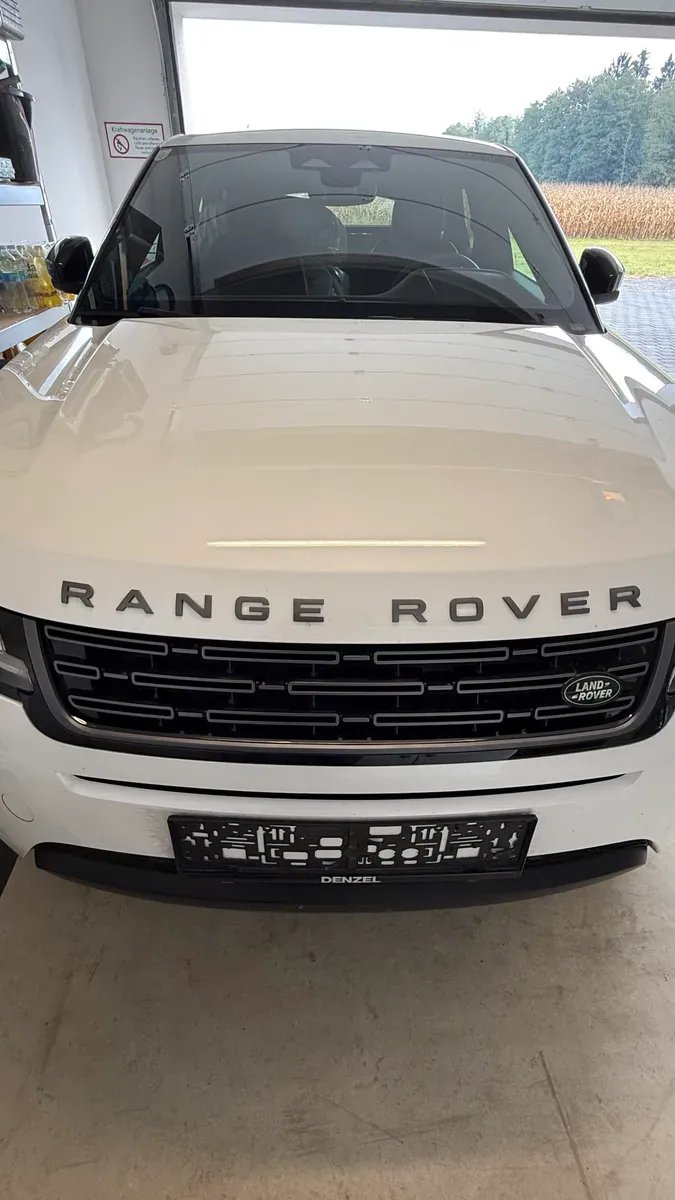 Land Rover Range Rover Evoque 2024 photo 2