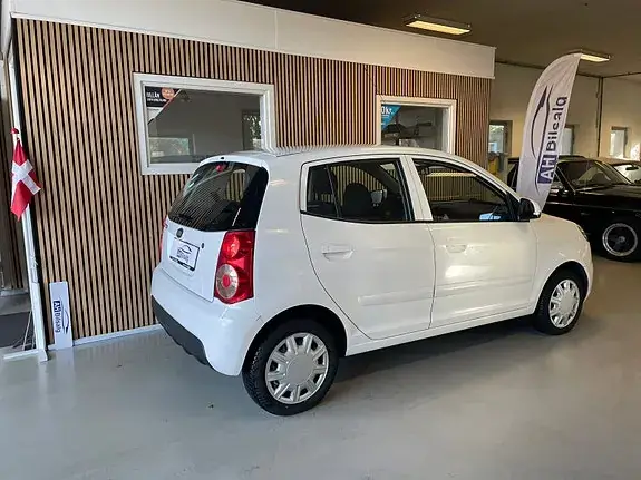 Kia Picanto 2010 photo 5