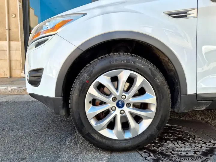 Ford Kuga 2011 photo 3