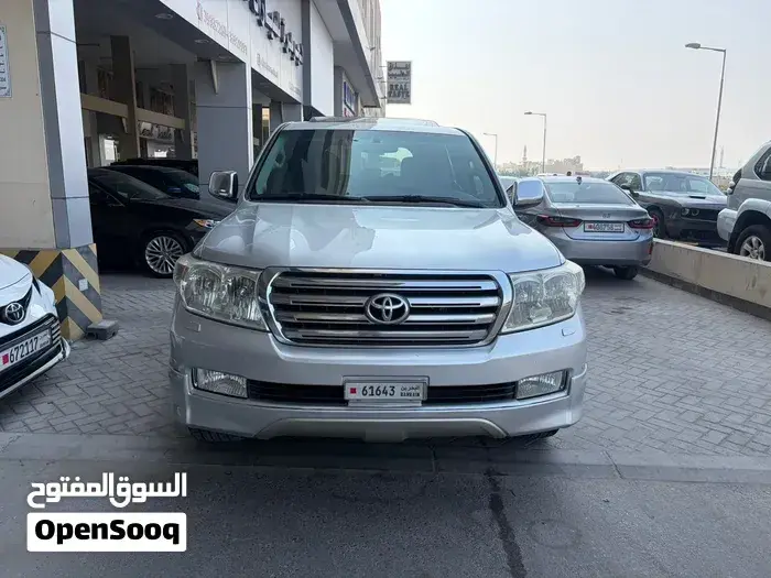 Toyota Land Cruiser 2010 photo 2
