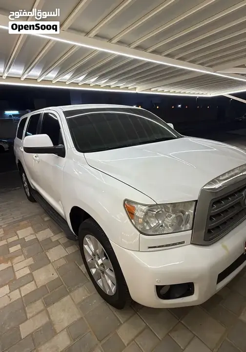 Toyota Sequoia 2012 photo 2