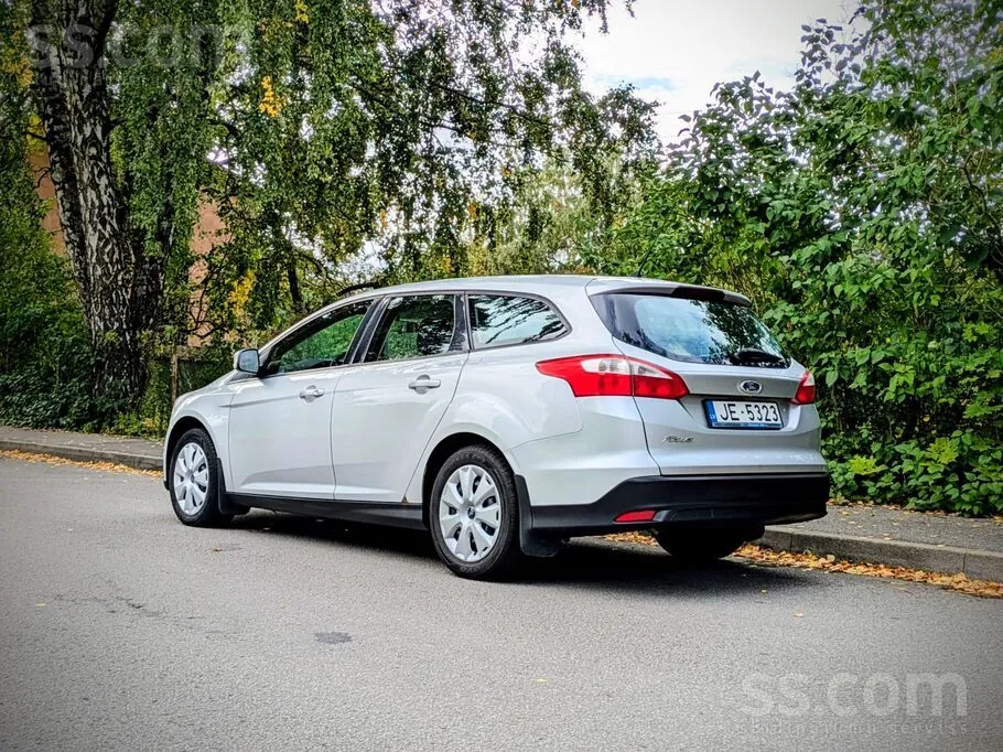 Ford Focus 2013 photo 3