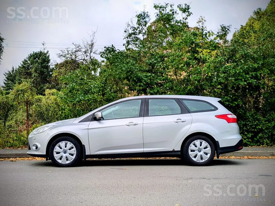 Ford Focus 2013 photo 2