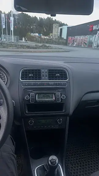 Volkswagen Polo 2011 photo 2